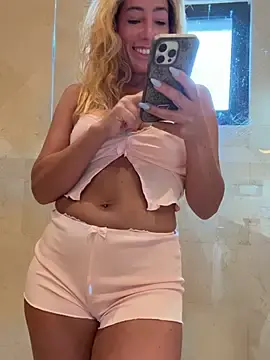 Stripchat Live Sex Cam of SweetAlegra_