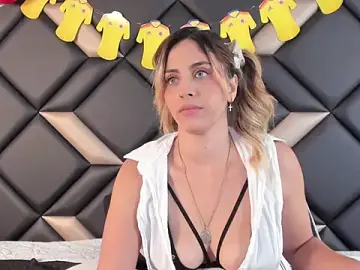Stripchat Live Sex Cam of AdrianaHarlow