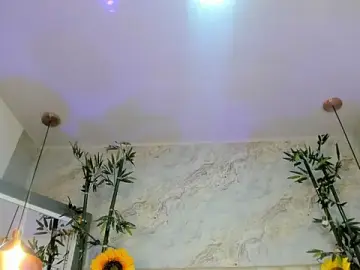 Stripchat Nude Webcam of LittleeJaz