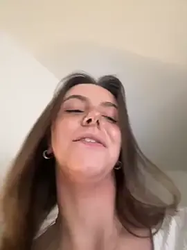 Stripchat Free Porn Cam of Cherry-Bean