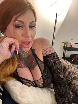 Stripchat Live Sex Cam of krysstal003