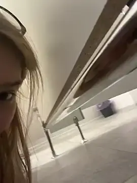 Stripchat Best Webcam of FlashTitsRoyal