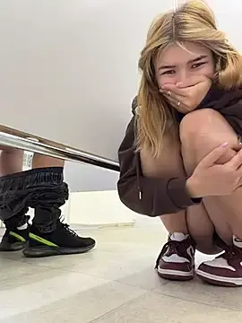 Stripchat Sex Cam of FlashTitsRoyal