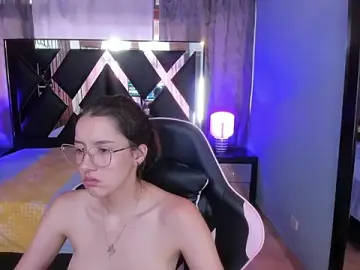 Stripchat Adult Webcam of Linda4Petite