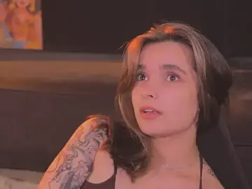 Stripchat Live Sex Cam of Bella_Alita