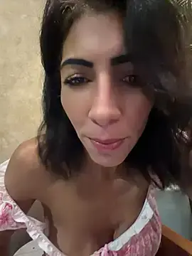 Stripchat Free Porn Cam of Yasmiinee