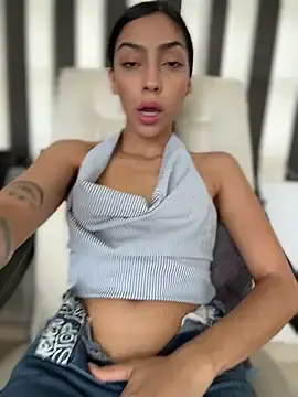 Stripchat Free Live Porn of Ema_azel
