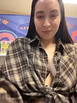 Stripchat Live Porn of Holly_Play
