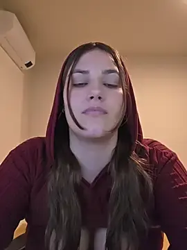 Stripchat Live Sex of MiaRides19