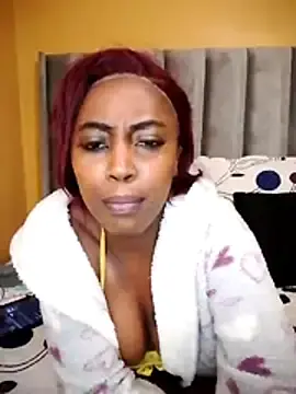 Stripchat Live Sex Cam of CocoButterxox