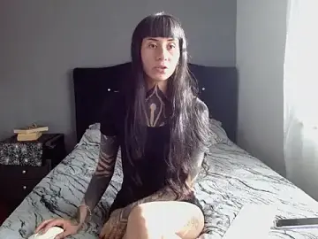 Stripchat Sex Cam of Emilia_1995