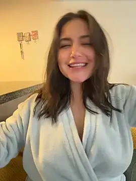 Stripchat Free Porn Cam of sukhakunis1