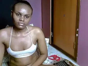 Stripchat Best Webcam of Queen_petite_