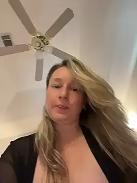 Stripchat Adult Webcams of Vivian_MayXxX