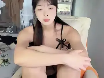Stripchat Live Sex Cam of Akong11
