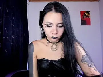 Stripchat Live Sex Cam of emilydolll666