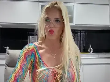 Stripchat Sex Cam of Reyna63