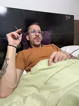 Stripchat Adult Webcam of MeladoDiMel