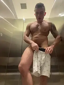 Stripchat Watch Live Sex Cams of LucasJewely
