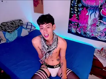 Stripchat Free Porn Cam of Thedoll_ethan7