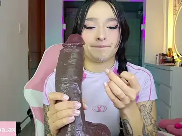 Stripchat Best Webcam of issa_dolly