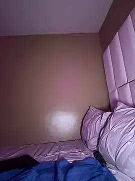 Stripchat Free Porn Cam of TemzDaINFLUENCER