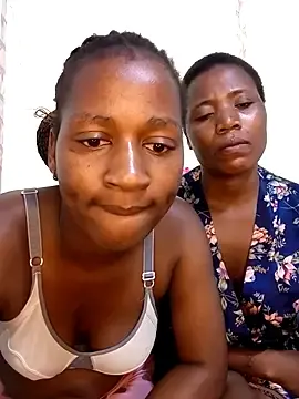 Stripchat Live Sex Cam of DimpleQueen_01