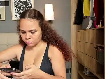 Stripchat Free Porn Cam of Bloom_Noor