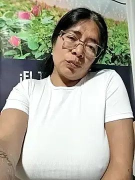 Stripchat Live Sex Cam of __valentina18