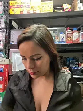 Stripchat Nude Webcam of MIA_ROSSEEE