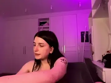 Stripchat Free Live Porn of ShuJarecke