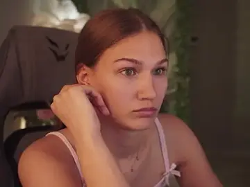 Stripchat Best Webcam of Sweet_Emilya