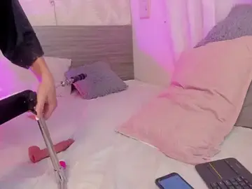 Stripchat Live Sex Cam of Isisjames