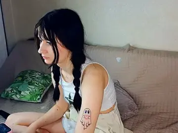 Stripchat Best live sex cam show of Addelin_tarro