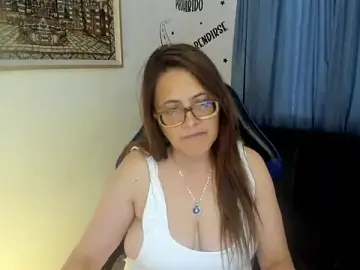Stripchat Adult Webcam of Ivette_Shaira