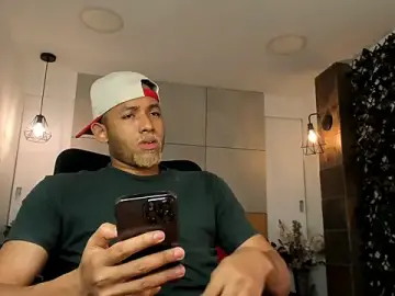 Stripchat Sex Cam of B_Wild