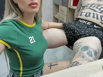 Stripchat Live Sex Cam of cash_rules77