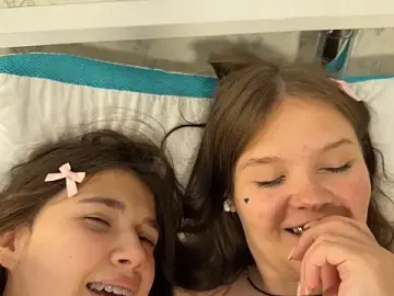 Stripchat Free Live Porn of pinklesbi