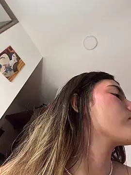 Stripchat Free Porn Cam of Your_Honeey