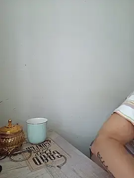Stripchat Free Porn Cam of ROXOLANAA_SEXY