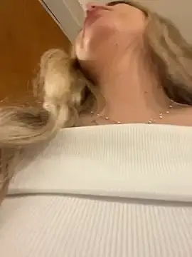 Stripchat Free Live Porn of imlindapink