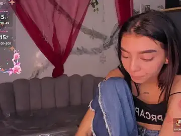 Stripchat Live Sex Cam of MelCherry