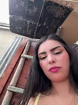 Stripchat Sex Cam of Maddy_Rouse_