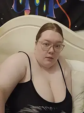 Stripchat Adult Webcam of Sexycurvyemilyy