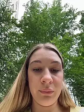Stripchat Live Sex Cam of SashaCatt