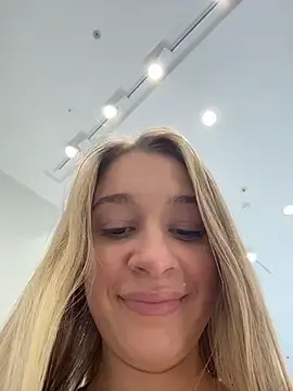 Stripchat Sex Cam of SashaCatt