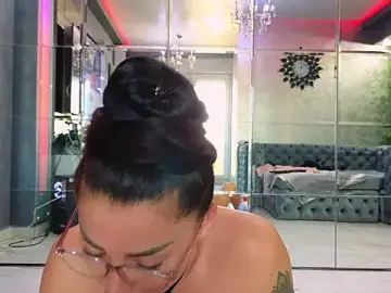 Stripchat Adult Webcam of Theowonder