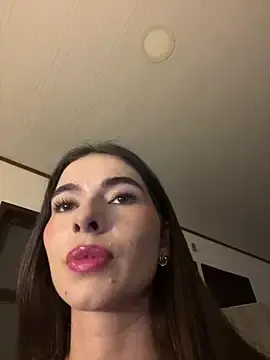 Stripchat Live Porn of Coralinee_01
