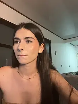 Stripchat Free Porn Cam of Coralinee_01