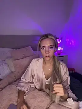Stripchat Nude Webcam of Naughtyblondex